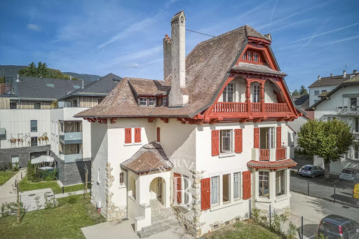 House with garden 1