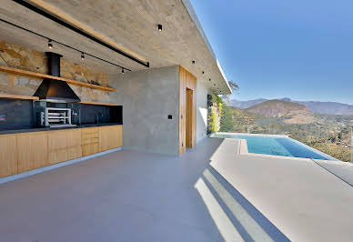 House with pool 7