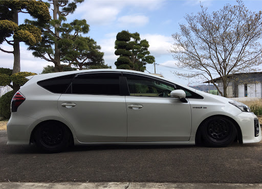 プリウスa Zvw41wのコロナウイルスに負けるな 車高調整に関するカスタム メンテナンスの投稿画像 車のカスタム情報はcartune