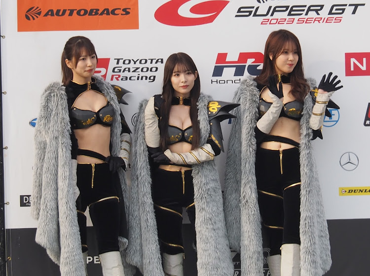 エルグランドの11月もよろしくお願いします・モビリティリゾートもてぎ・スーパーGT観戦に関するカスタム事例の投稿画像25枚目