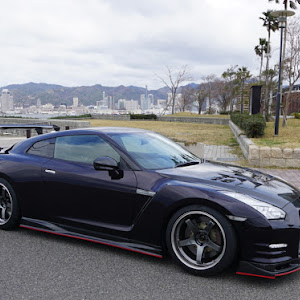 NISSAN GT-R