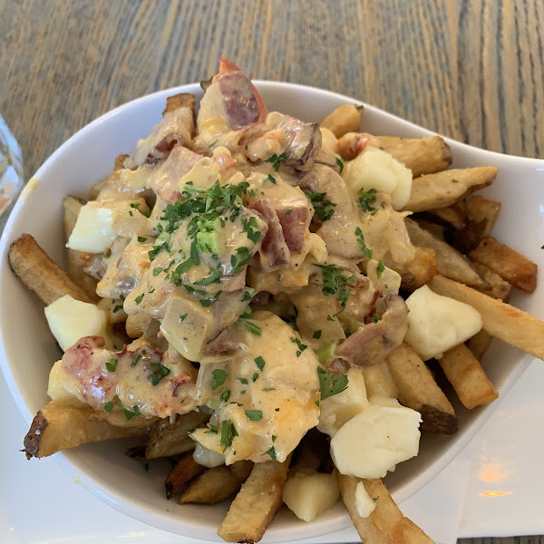 Lobster and chorizo poutine (bacon sub for chorizo)