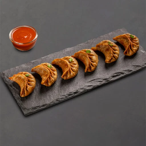 Fried Chicken Wheat Momos With Momo Chutney