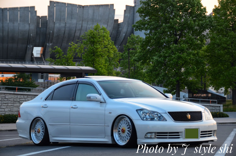 クラウンアスリートのJun style・不正改造車取締月間・仕事終わりに・Photo散歩📷・pickupしてイイよ🤩👍に関するカスタム事例の投稿画像1枚目
