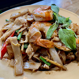 Pad Kee Mao Chicken and Shrimp