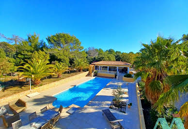 Maison avec piscine et terrasse 2