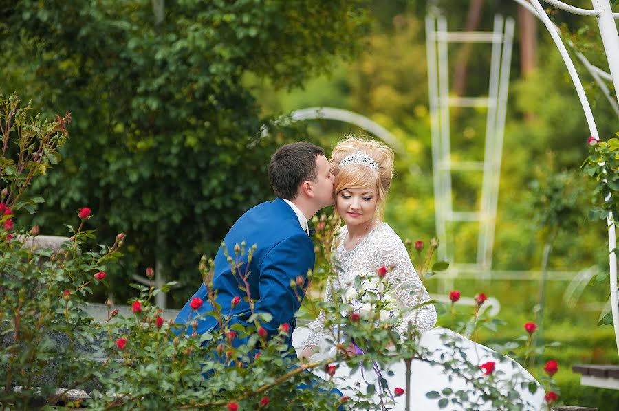 Wedding photographer Sveta Sukhoverkhova (svetasu). Photo of 27 June 2017