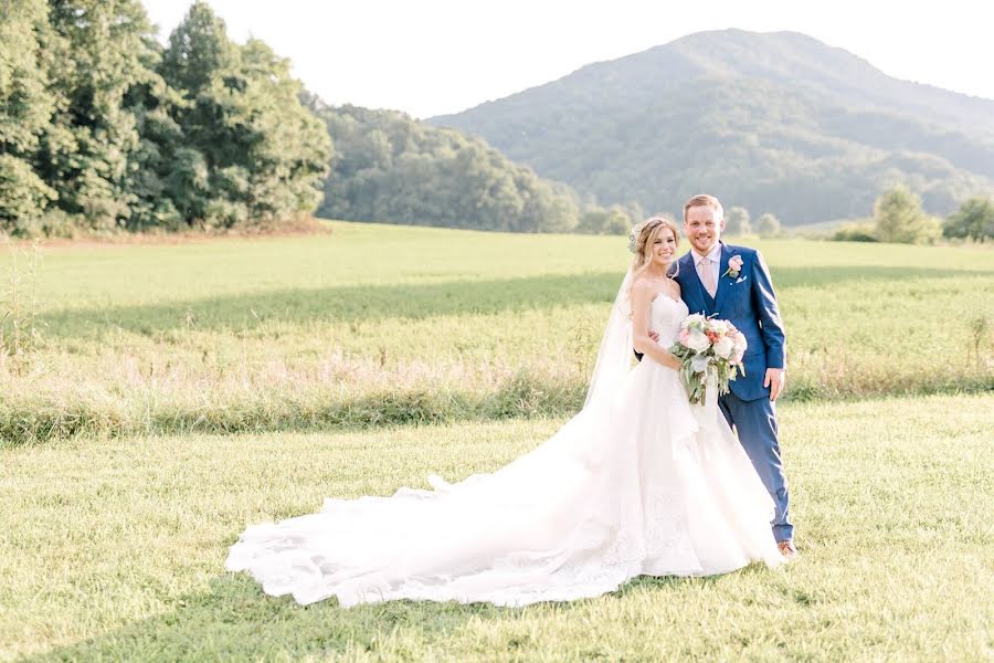 Wedding photographer Anna Kardos (annakardos). Photo of 7 September 2019