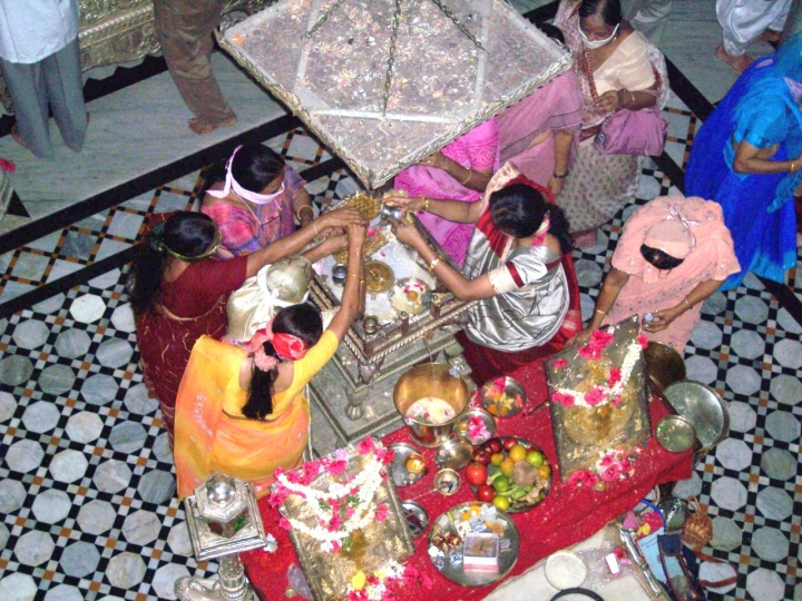 Culto indiano di Manu.Fiore