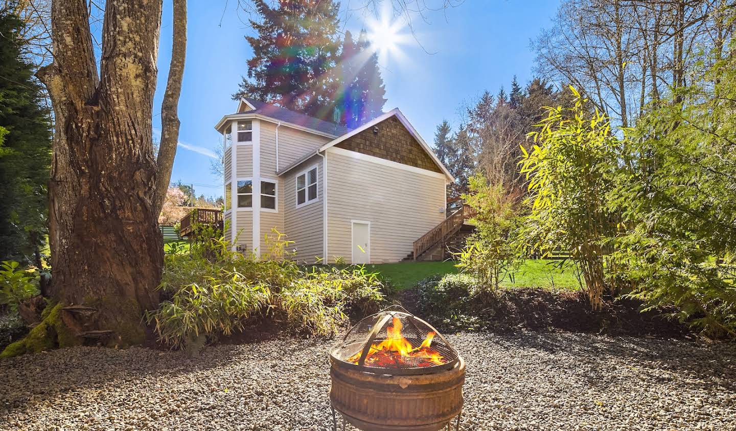 House with garden Bainbridge Island