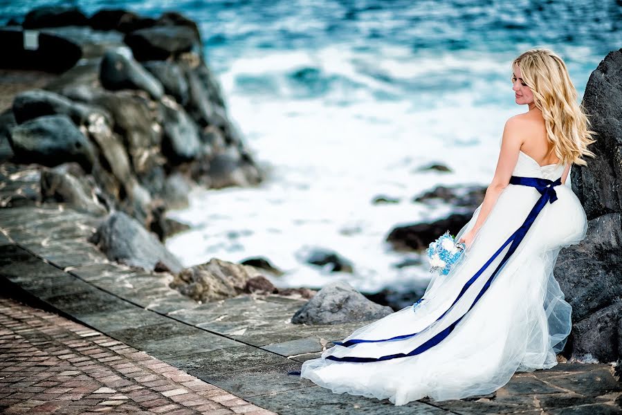 Wedding photographer Lyudmila Bordonos (tenerifefoto). Photo of 26 July 2014