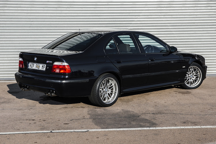 BMW E34 M5.