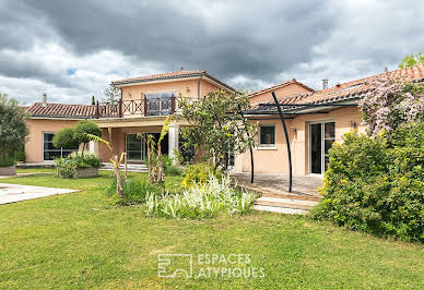 House with pool and terrace 3