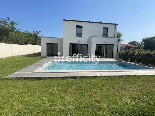 House with pool and terrace 1