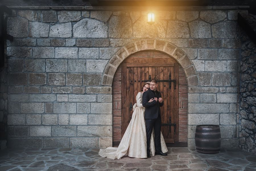 Fotógrafo de casamento Miljan Mladenovic (mladenovic). Foto de 13 de novembro 2017