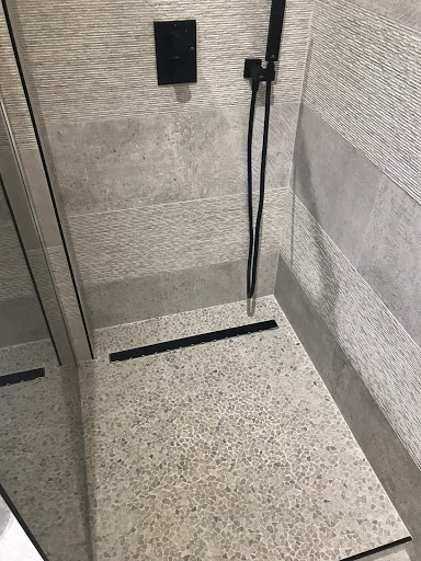 Kingswood installation shower enclosure 
