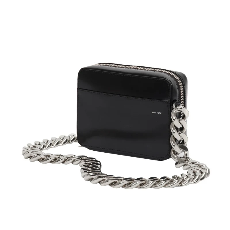 Sacoche Bandoulière Noire avec Chaîne Métal Épaisse, Messenger, Petit Sac Poitrine, Compact et Tendance, Idéal pour le Quotidien