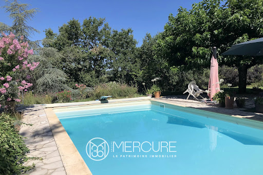 Maison avec piscine et jardin 4