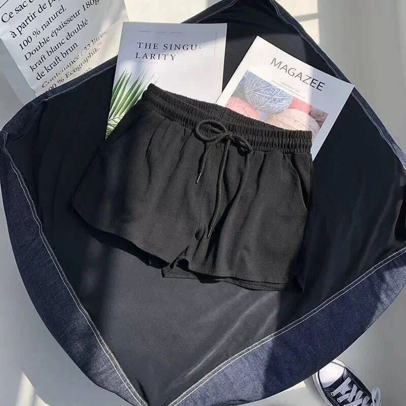 Dames sportshorts met hoge taille en elastische tailleband. Ideaal voor fitness en training. Biedt comfort en bewegingsvrijheid.