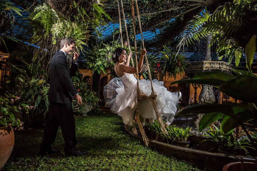 Fotografer pernikahan Carina Rodríguez (altoenfoque). Foto tanggal 30 Oktober 2015