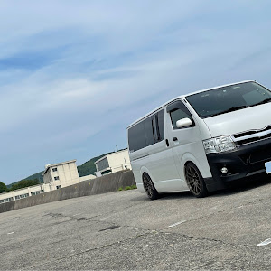 ハイエースバン TRH200V