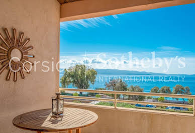 Seaside apartment with terrace 2