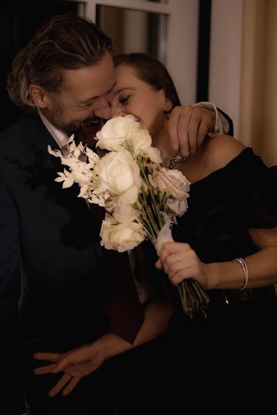 Fotógrafo de casamento Anastasiya Isaeva (arriadna). Foto de 18 de janeiro 2023