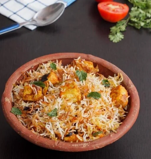 Paneer Dum Biryani [1/2 Kg / 10 Pcs)