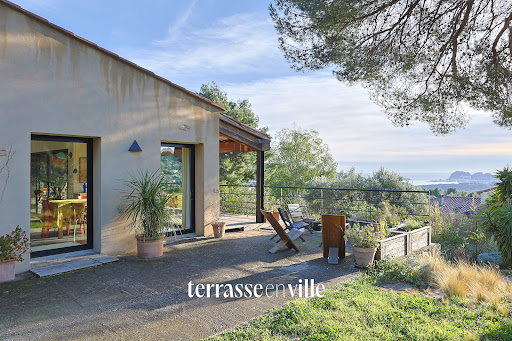 Maison avec jardin et terrasse 1