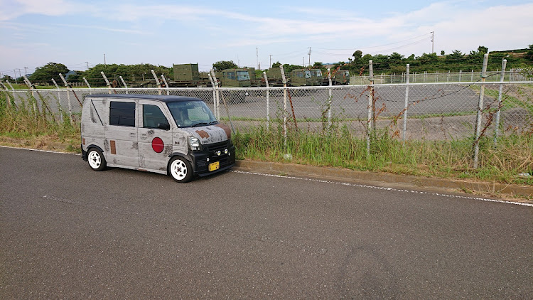 KK-69さんが投稿した熱中症に気をつけて!!・エブリィワゴン・低いようで低くない丁度良い高さ・７月もよろしくお願いいたします・暑い、、暑いぞおおお！！に関するカスタム事例の投稿画像4枚目
