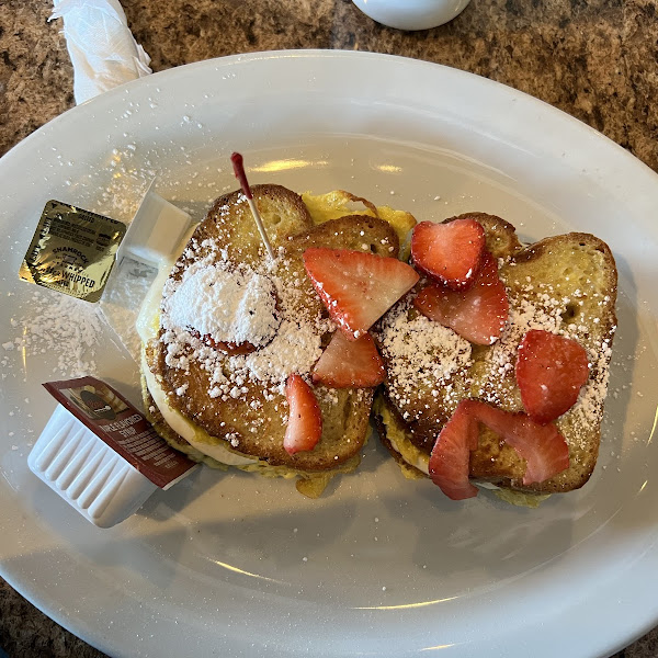 Gluten free custard filled french toast 🥰