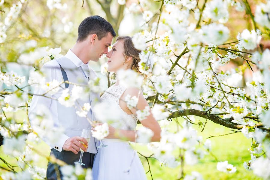 Wedding photographer Jakub Viktora (viktora). Photo of 28 April 2015