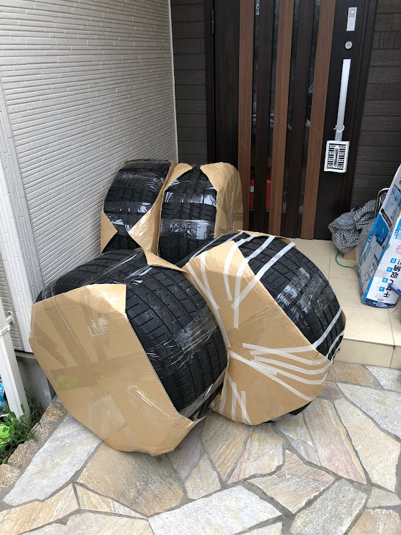 チャレンジャーの梱包・佐川急便・さらばホイールに関するカスタム事例の投稿画像1枚目