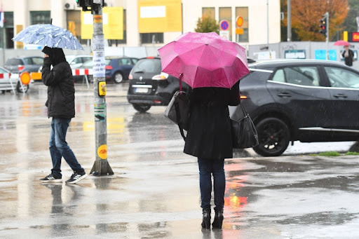 Sutra oblačno i kišovito vreme, na planinama sa snegom