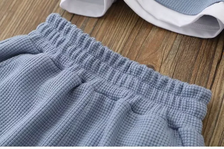 Jongens Hooded T-shirt met korte mouwen en dunne shorts, perfect voor casual zomerkleding. Comfortabel en ademend voor jongens.