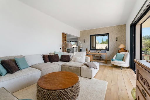 Villa avec piscine et terrasse 4