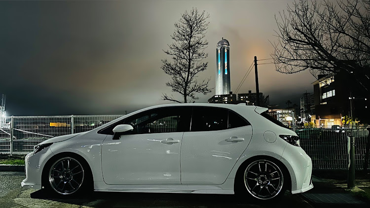 カローラスポーツの夜景と愛車に関するカスタム事例の投稿画像1枚目