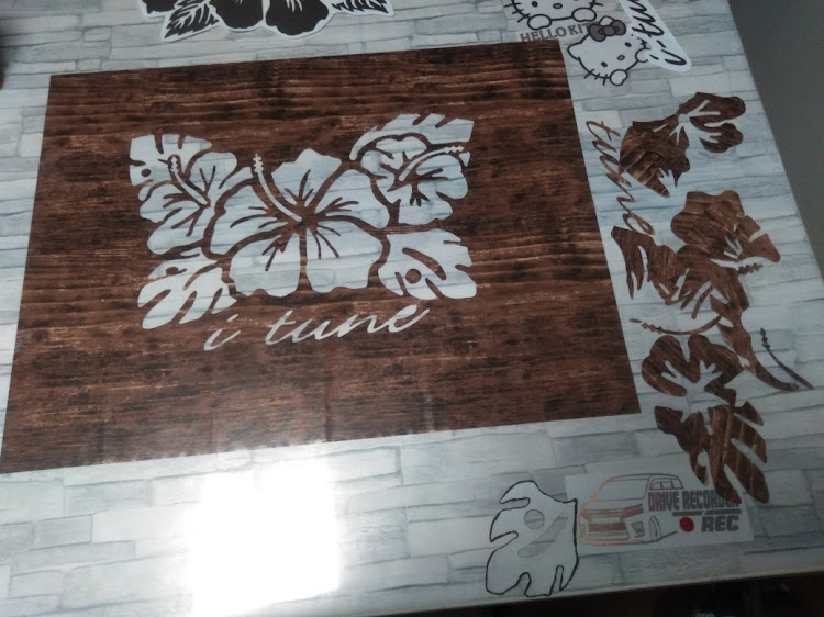 ヴォクシーのDIY・自粛生活・ステイホーム・カッティングシート・自作に関するカスタム事例の投稿画像7枚目