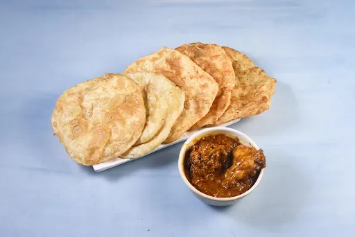 6 Luchi With Chicken Kasha [2 Pieces] And Chutney