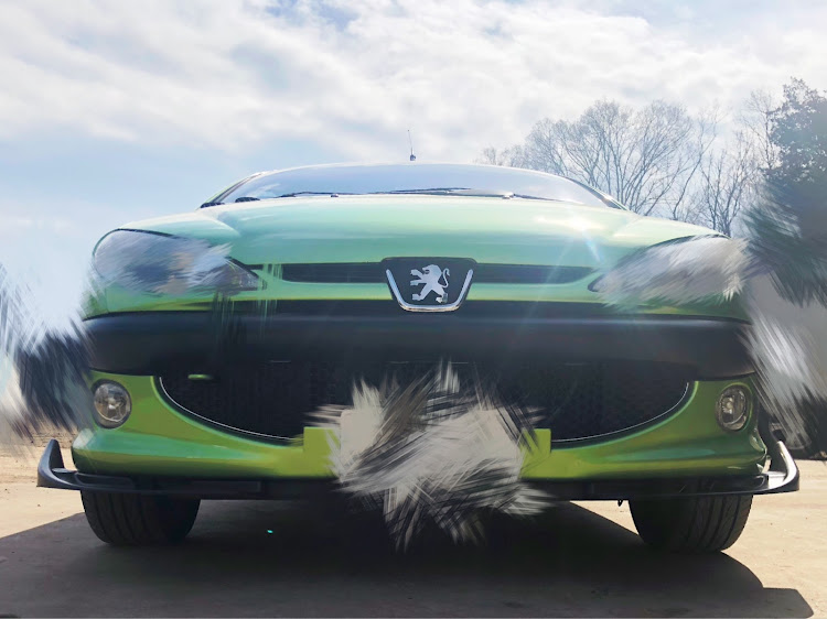 206のDIY・Peugeot206cc・Peugeot・リップスポイラー・リアウイングに関するカスタム事例の投稿画像6枚目