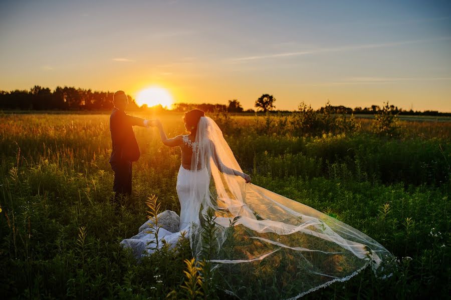 Fotograful de nuntă Robert Ziemka (upanafotografa). Fotografia din 11 martie 2019