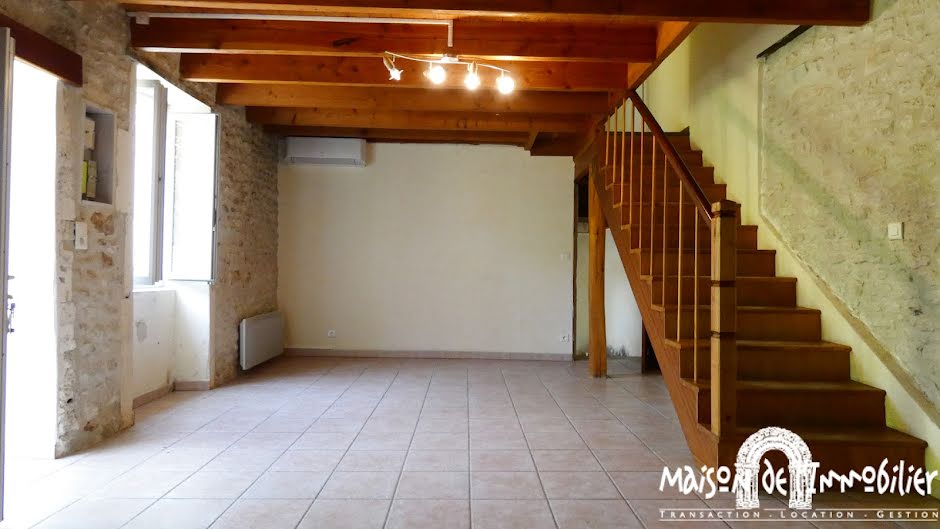 Vente maison 4 pièces 90 m² à Gimeux (16130), 149 800 €