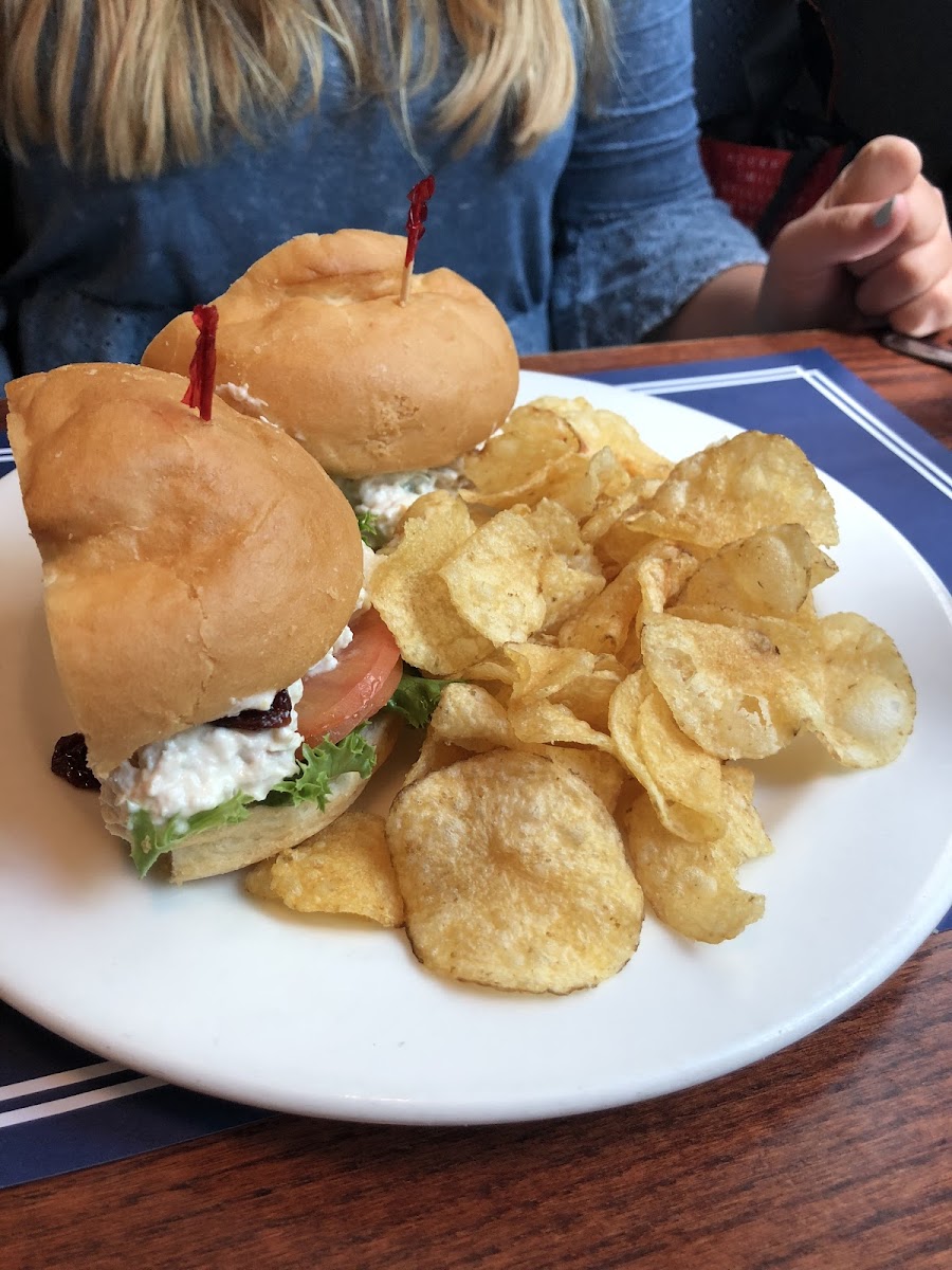 Gf bun with chicken salad.  Chips.  Fries not safe.  Shared fryer.