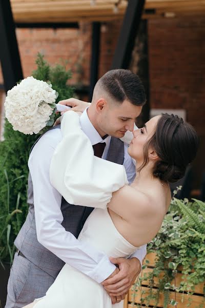 Fotógrafo de casamento Yuliya Kustenko (juliakustenko). Foto de 18 de setembro 2022