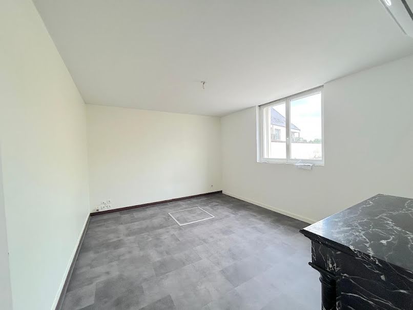 Location  appartement 3 pièces 68 m² à Amiens (80000), 680 €