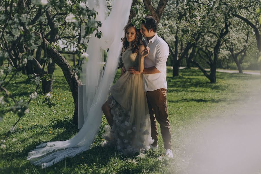 Fotografer pernikahan Kseniya Krutova (koff). Foto tanggal 13 Mei 2018