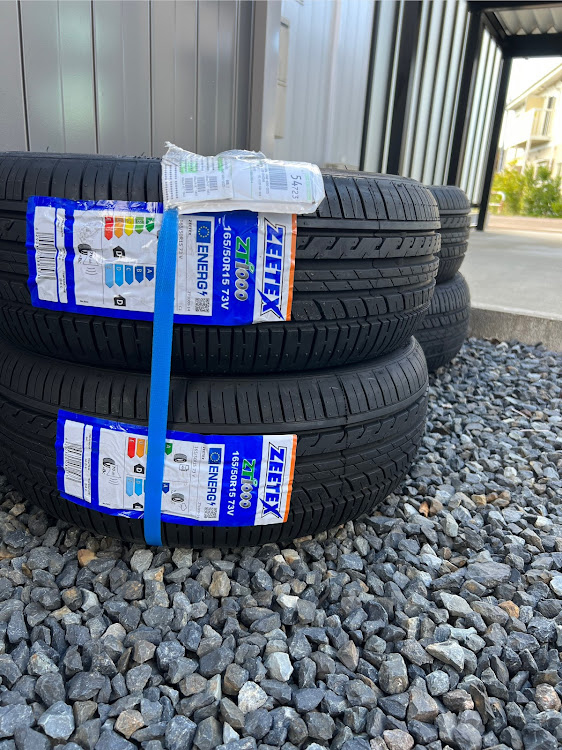 キャロルのZEETEX ZT1000・165/50R15・ha25・激安タイヤに関するカスタム事例の投稿画像1枚目