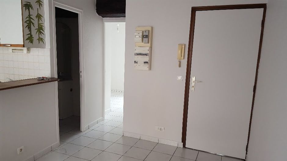 Location  appartement 2 pièces 33 m² à Meaux (77100), 667 €