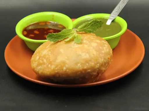 Kachori With Chutney