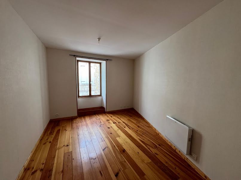 Vente maison 3 pièces 93 m² à La Rochefoucauld (16110), 82 000 €